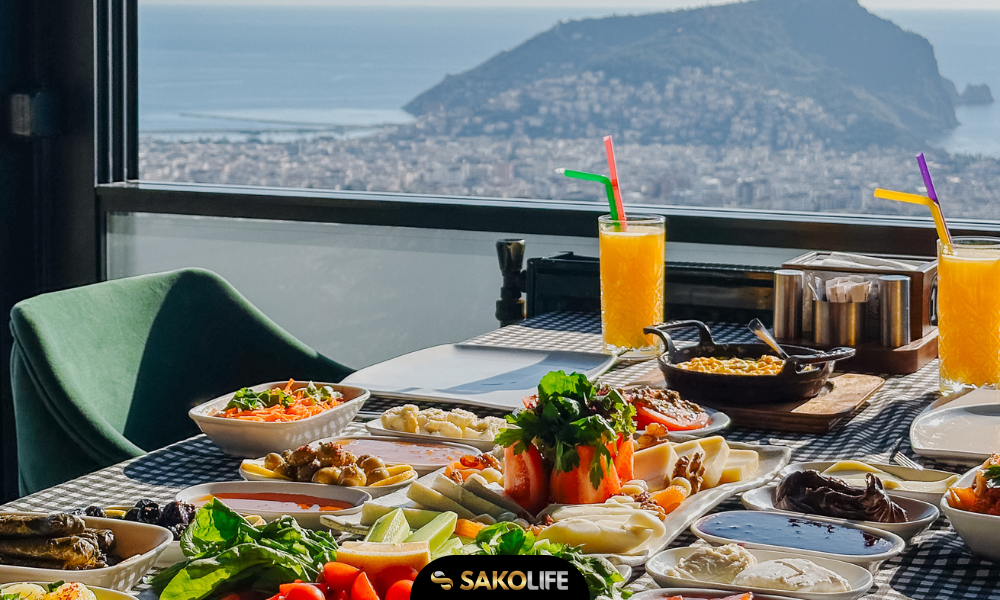 Tureckie śniadanie z widokiem na Panoramę