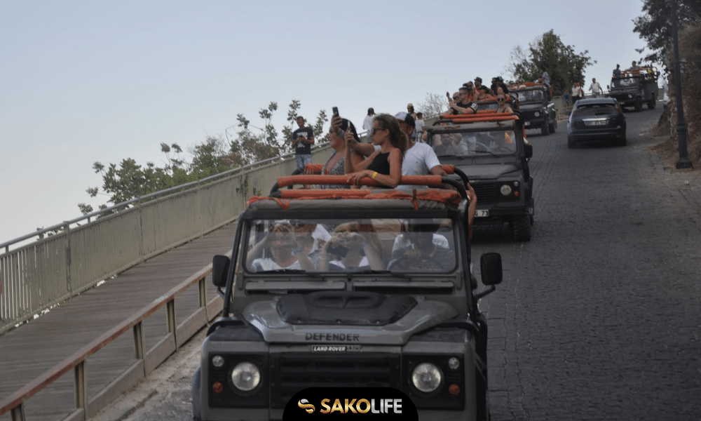 Safari Jeepami o Zachodzie Słońca i Rejs Łodzią